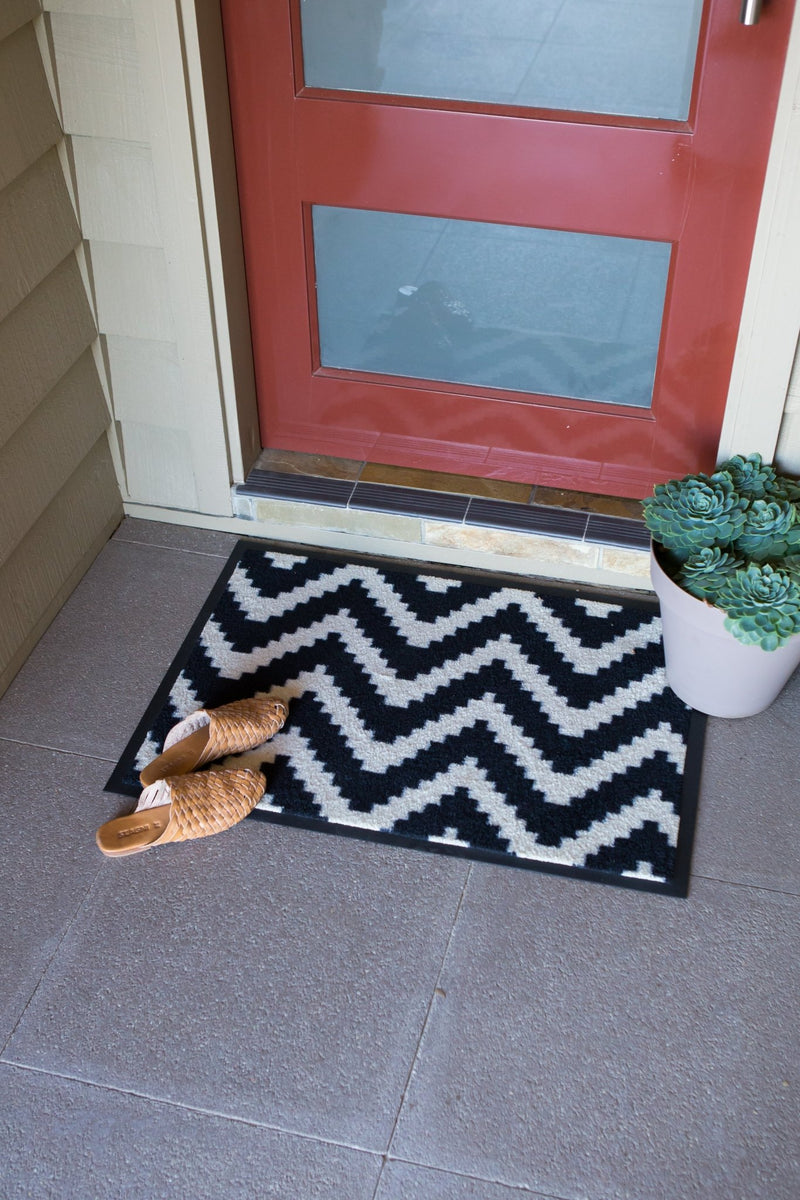 Zig Zag Doormat (Black & White default) - Adoremat