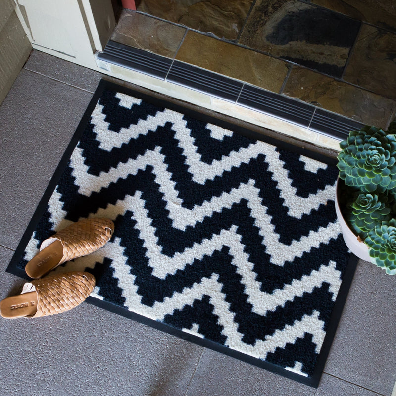 Zig Zag Doormat (Black & White default) - Adoremat